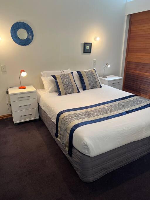 Seaview Waterfront Hotel Apt Окленд Екстер'єр фото