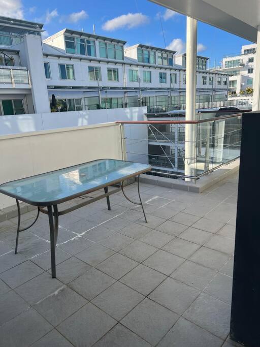 Seaview Waterfront Hotel Apt Окленд Екстер'єр фото
