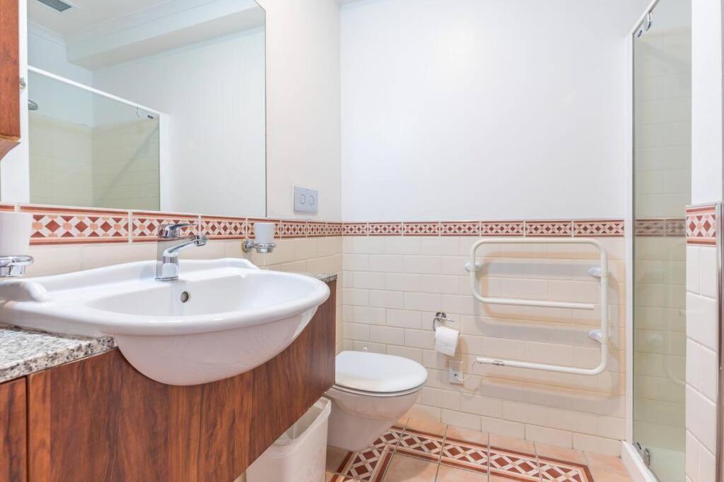 Seaview Waterfront Hotel Apt Окленд Екстер'єр фото