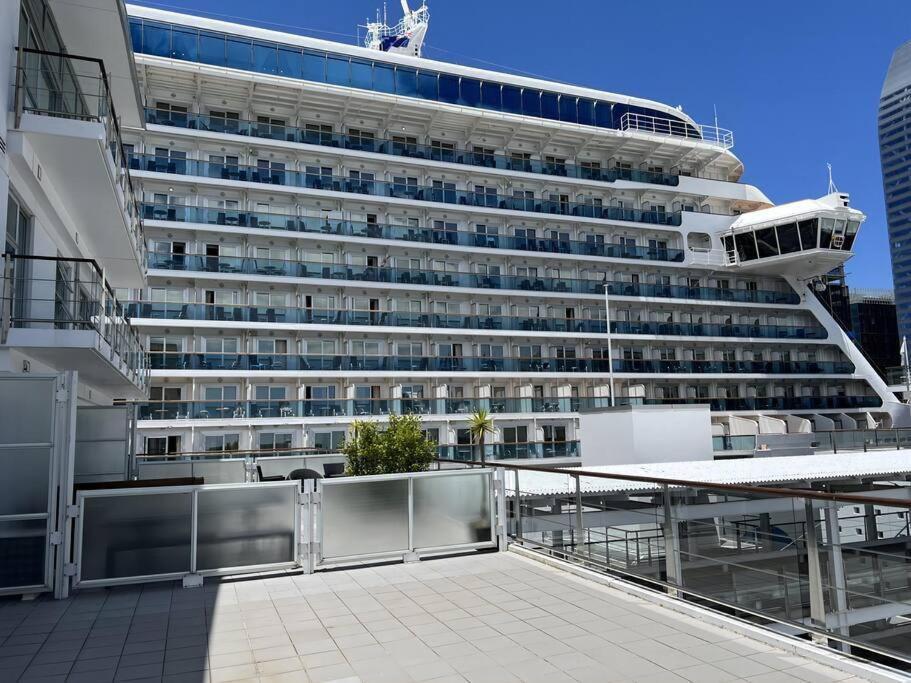 Seaview Waterfront Hotel Apt Окленд Екстер'єр фото