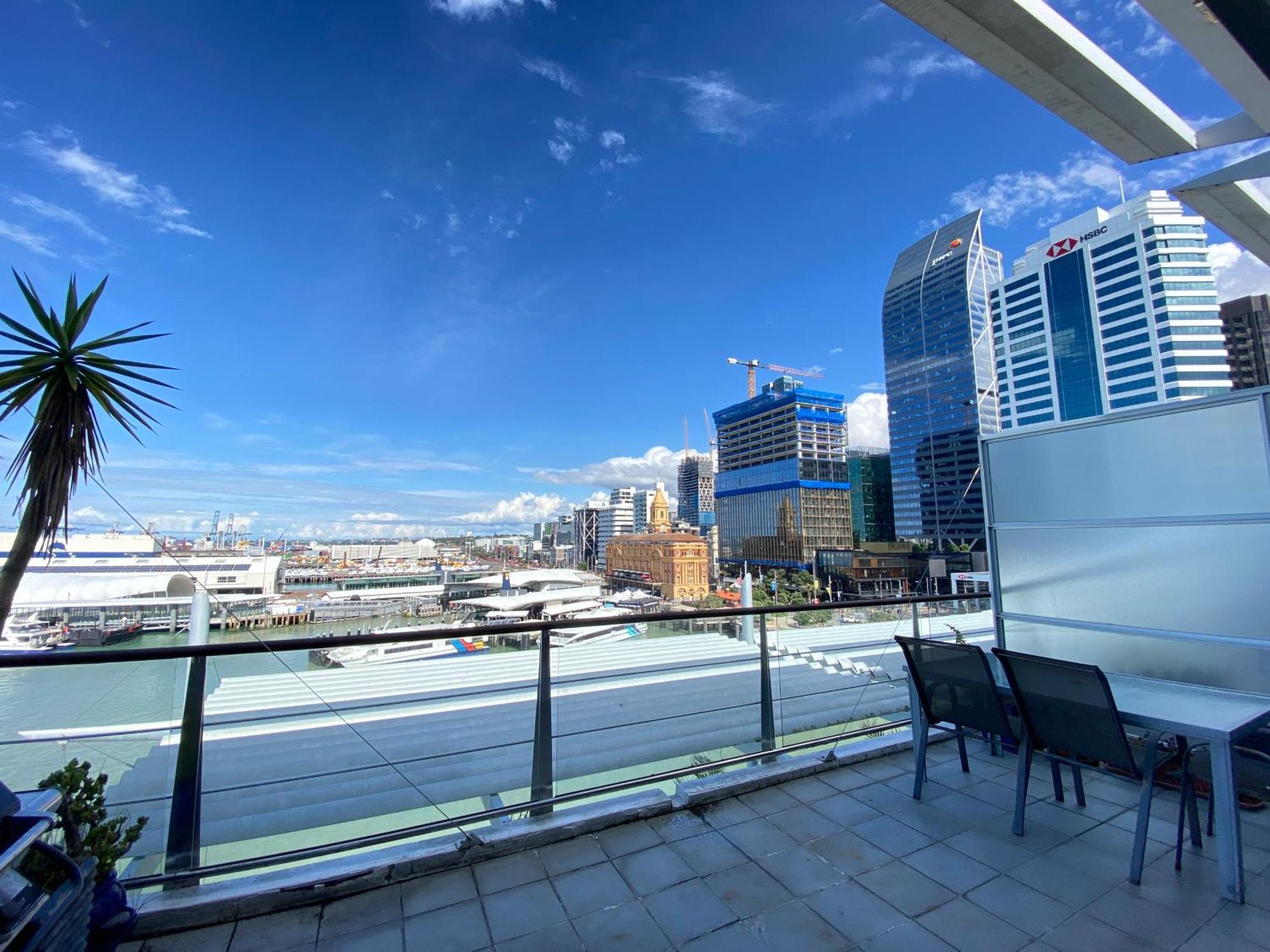 Seaview Waterfront Hotel Apt Окленд Екстер'єр фото