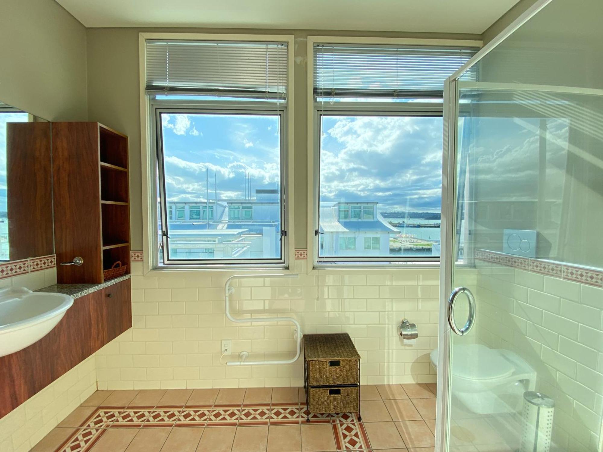 Seaview Waterfront Hotel Apt Окленд Екстер'єр фото