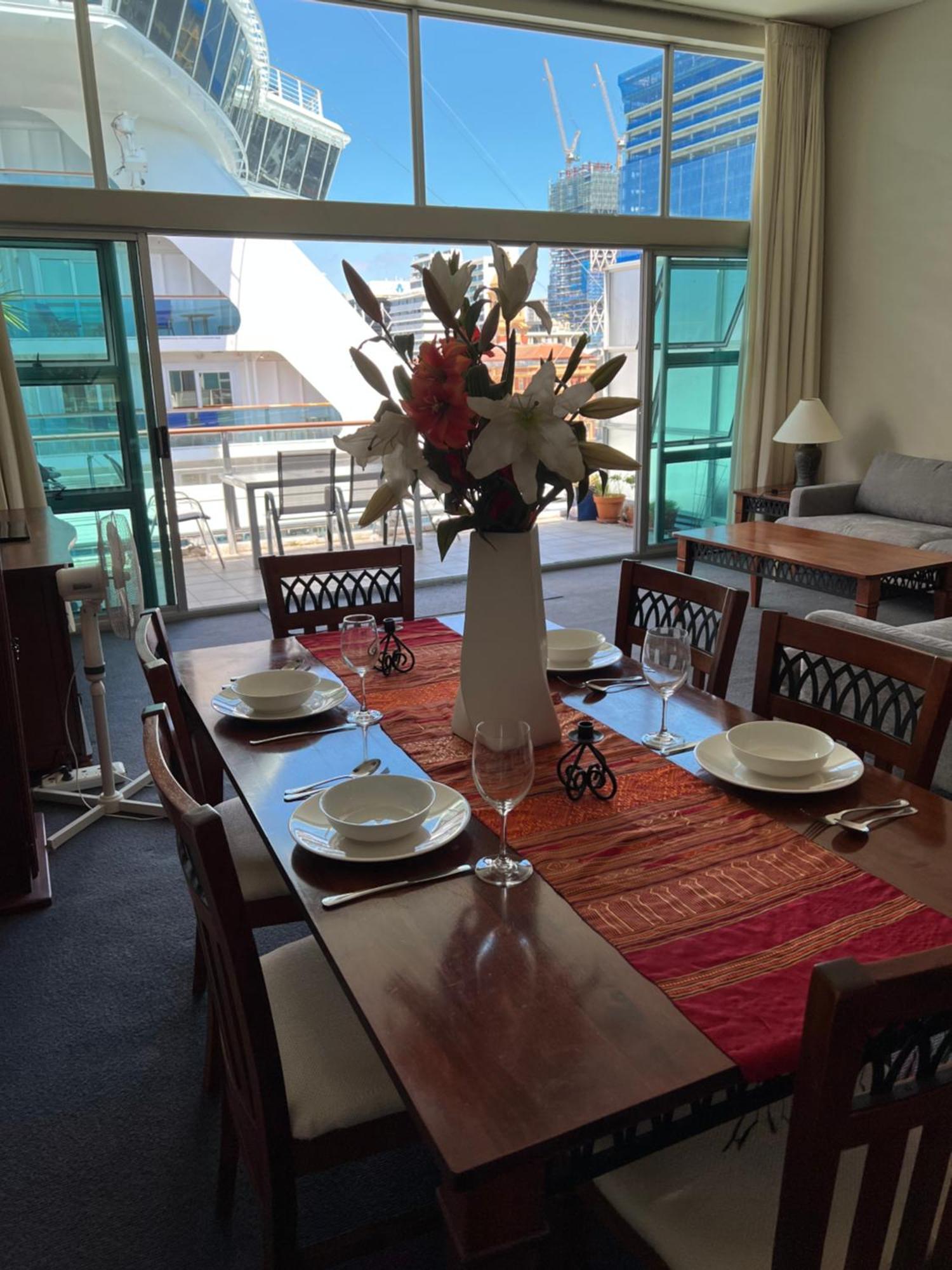 Seaview Waterfront Hotel Apt Окленд Екстер'єр фото
